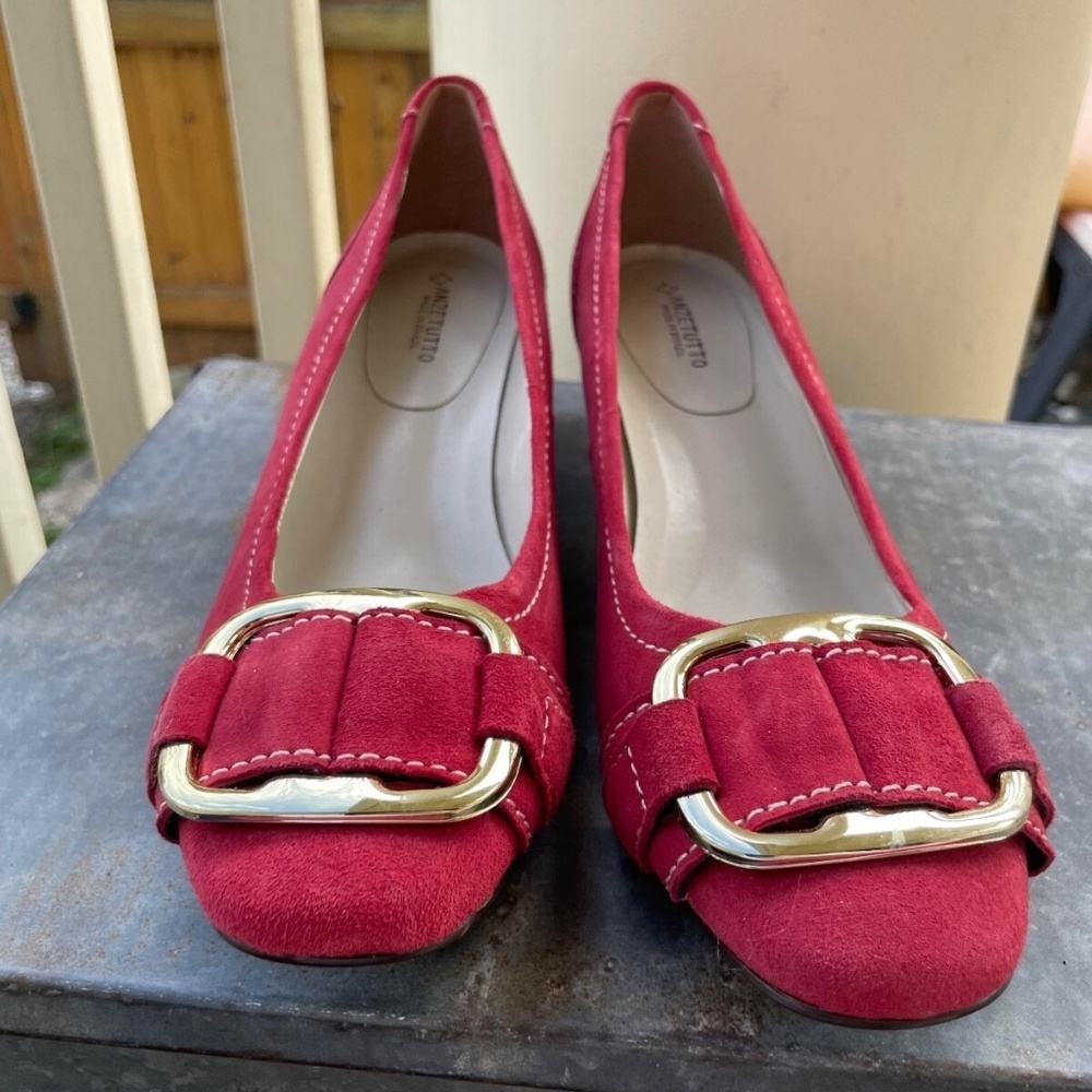 Anzetutto Red Pumps/Heels with Buckles (size 7.5)